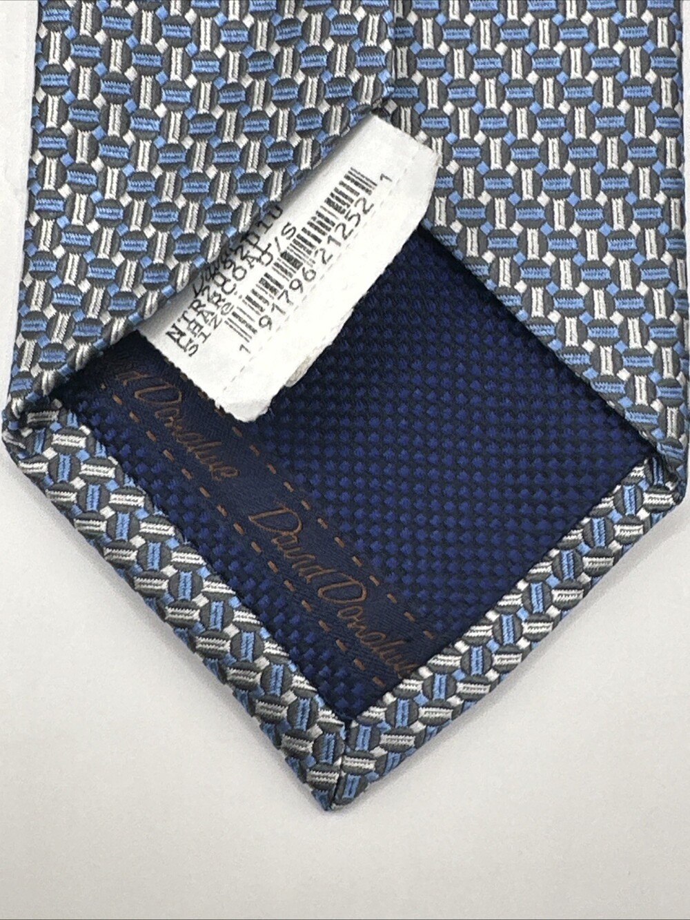 NWT David Donahue Blue Geometric Necktie Tie Silk Italy USA Medallion Blue Woven - Picture 8 of 9